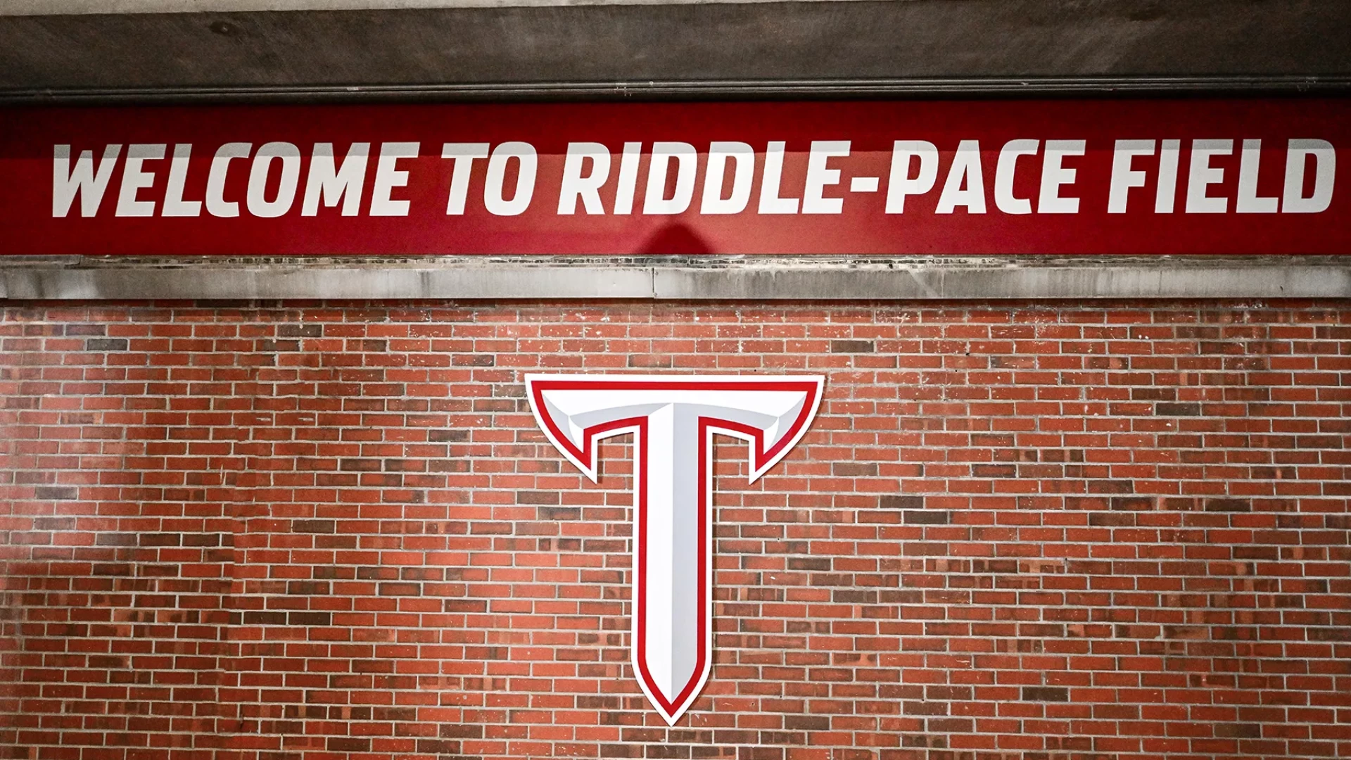 welcome to riddle-pace field sign