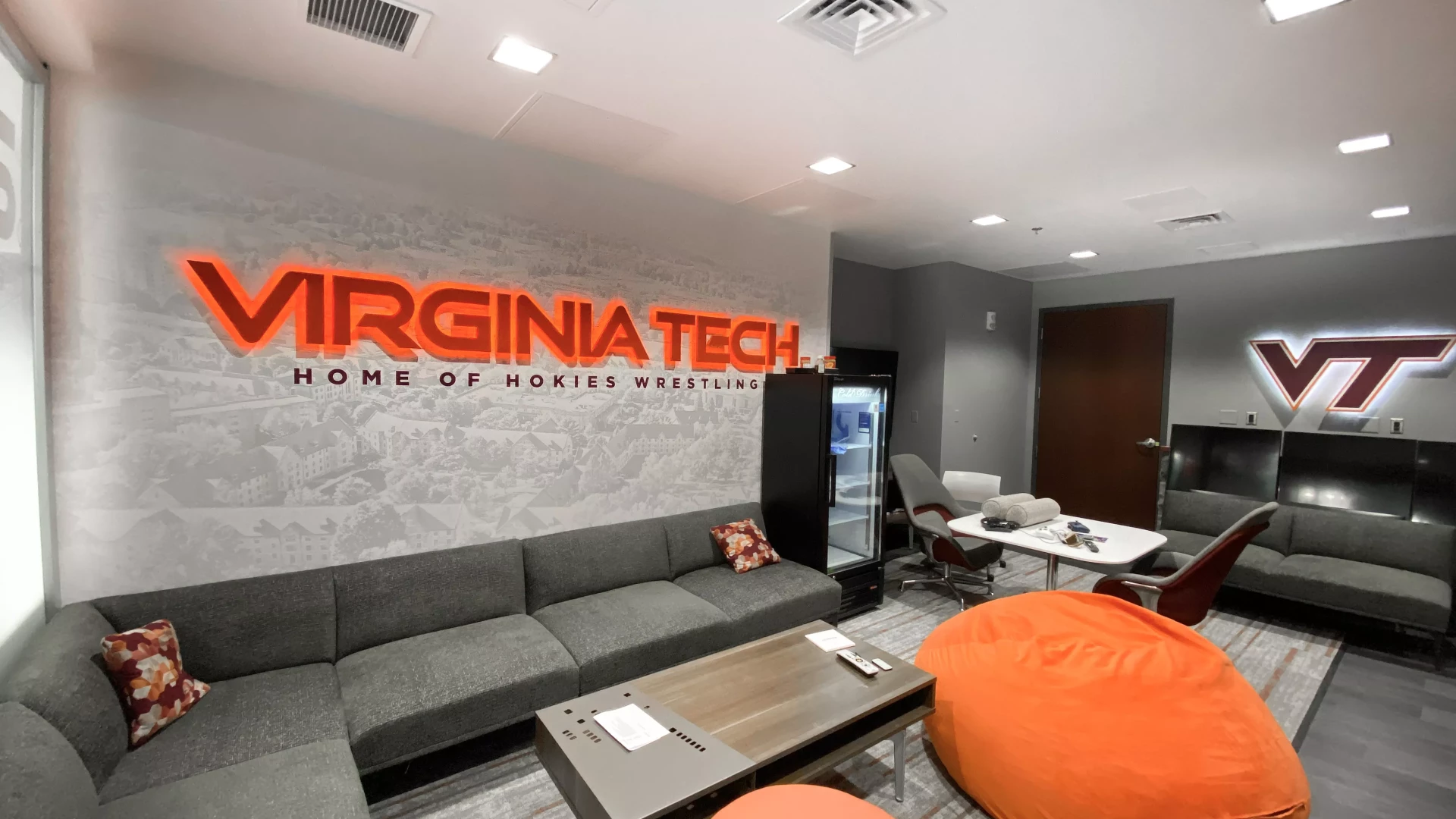 Wrestling lounge.